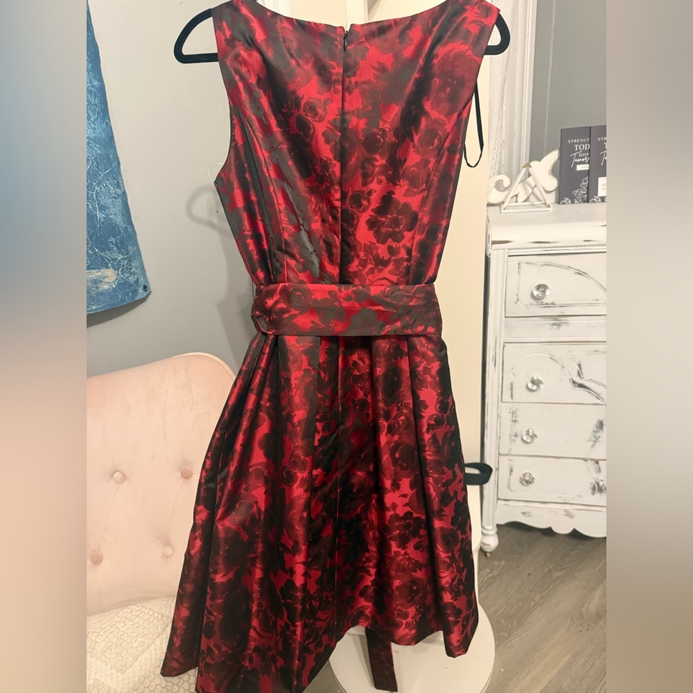 Jessica Howard Red Black Floral Cocktail Dress Size 12 Beaded Neckline Midi - Picture 7 of 9